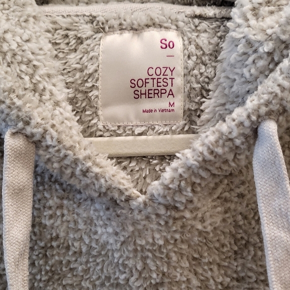 SO Cozy Softest Sherpa Pullover, size medium, tannish gray color - Picture 2 of 3